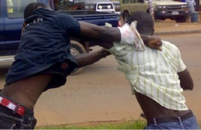 Pour la modique somme de 500 FCfa : A.Diouf tabasse son demi-frère et enlève les deux dents de sa belle mère Pour la modique somme de 500 FCfa : A.Diouf tabasse son demi-frère et enlève les deux dents de sa belle mère