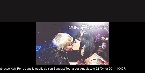Miley Cyrus, déchaînée : Bouche-à -bouche avec Katy Perry en plein show ! Miley Cyrus, déchaînée : Bouche-à -bouche avec Katy Perry en plein show !