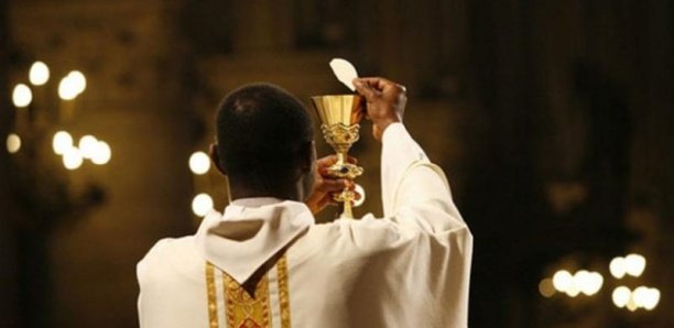 RDC : les prêtres catholiques ayant des enfants appelés à abandonner la soutane RDC : les prêtres catholiques ayant des enfants appelés à abandonner la soutane