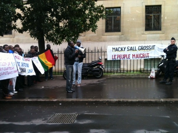IMAGES - L’opposition devant la Banque Mondiale aux cris de : " Macky voleur, Macky dictateur "