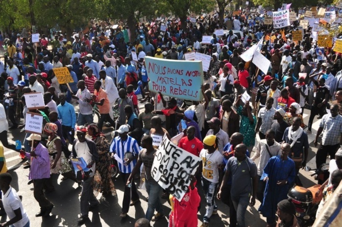 Marche avortée du "Mouvement Libérez Karim": Pourquoi le préfet a fait marche arrière Marche avortée du "Mouvement Libérez Karim": Pourquoi le préfet a fait marche arrière