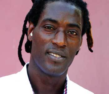 le chanteur Mame Goor Diazaka sera également au Zenith avec Waly Seck le chanteur Mame Goor Diazaka sera également au Zenith avec Waly Seck