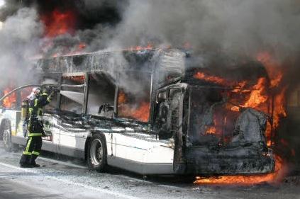 Accident: Un bus prend subitement feu en plein voage à 10 Km Fatick