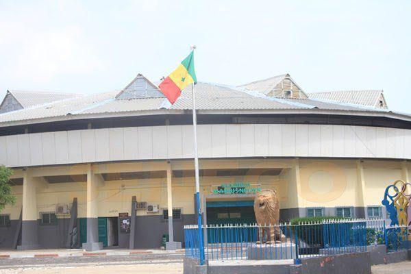 Le mythique Stadium Marius Ndiaye menace ruine Le mythique Stadium Marius Ndiaye menace ruine