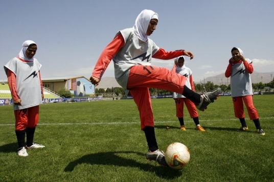 Football : port du voile et du turban officiellement autorisé