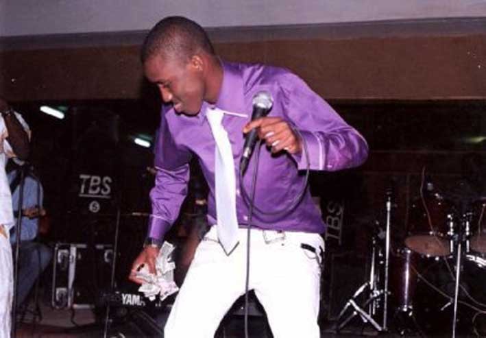 ZENITH DE PARIS - Wally Seck va toucher un cachet qui tourne autour de 10 000 Euros ZENITH DE PARIS - Wally Seck va toucher un cachet qui tourne autour de 10 000 Euros