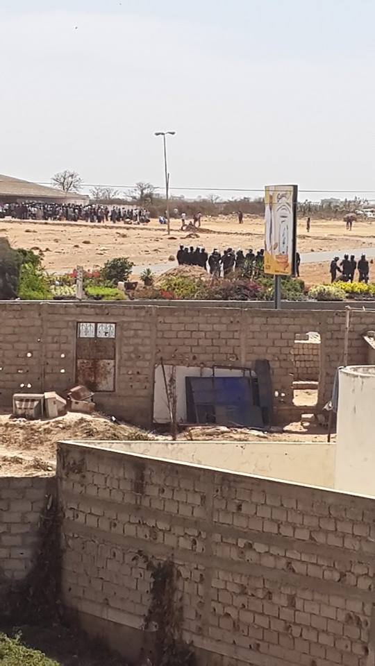 Affrontement Entre Recrus De Macky Et Force De L’ordre vers l’aéroport Affrontement Entre Recrus De Macky Et Force De L’ordre vers l’aéroport