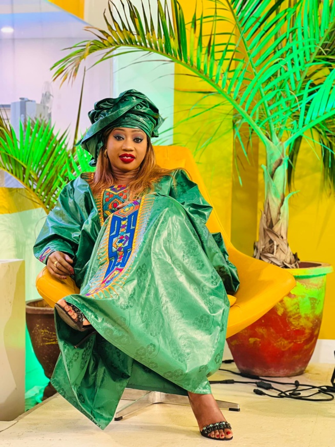 Sublime et élégante la présentatrice vedette de la RTS2 Yakham Thiam toujours au rendez-vous du chic et glamour. Sublime et élégante la présentatrice vedette de la RTS2 Yakham Thiam toujours au rendez-vous du chic et glamour.