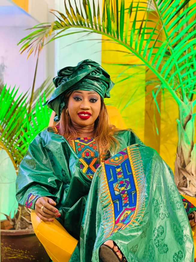 Sublime et élégante la présentatrice vedette de la RTS2 Yakham Thiam toujours au rendez-vous du chic et glamour. Sublime et élégante la présentatrice vedette de la RTS2 Yakham Thiam toujours au rendez-vous du chic et glamour.