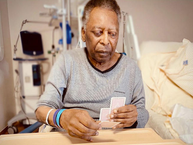 Brésil : Pelé de retour à l’hôpital pour une tumeur intestinale Brésil : Pelé de retour à l’hôpital pour une tumeur intestinale