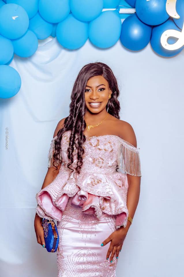 Khady Colonel une perle rare qui illumine tous les soirs le Grand Plateau de la SEN TV. Khady Colonel une perle rare qui illumine tous les soirs le Grand Plateau de la SEN TV.