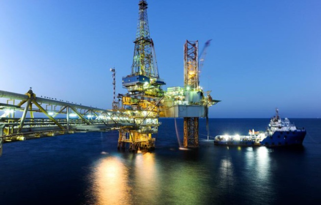 Pénurie de carburant: fausse alerte, le Sénégal bien alimenté avec les arrivées de... Pénurie de carburant: fausse alerte, le Sénégal bien alimenté avec les arrivées de...