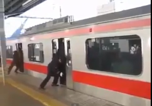 VIDEO - En Chine, les trains sont pires que les 