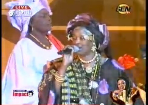 Titi enflamme le grand théâtre avec une voix cassée Titi enflamme le grand théâtre avec une voix cassée