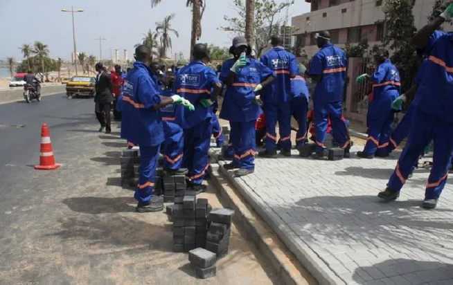 Pavage de ses rues : La Dcmp et l'Armp freinent le maire de Grand-Yoff Pavage de ses rues : La Dcmp et l'Armp freinent le maire de Grand-Yoff