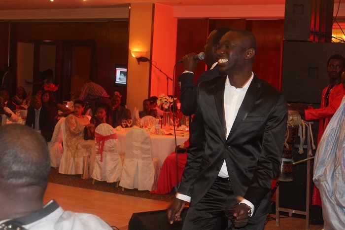 Pape Diouf réussit son pari : Faire danser les cadres de la SGBS ! Pape Diouf réussit son pari : Faire danser les cadres de la SGBS !