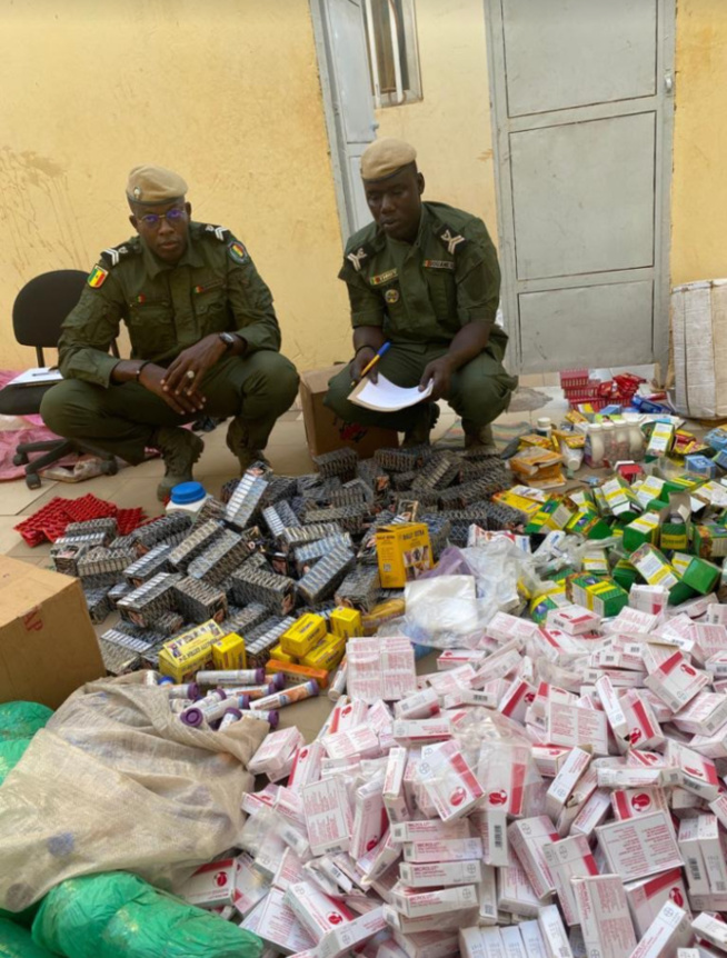 Opération "Bouclage" : la Douane saisit des produits prohibés d’une contrevaleur de 266 millions CFA à Mbour et à Keur-Ayip Opération "Bouclage" : la Douane saisit des produits prohibés d’une contrevaleur de 266 millions CFA à Mbour et à Keur-Ayip