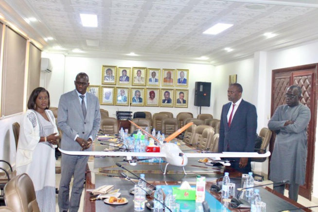 Construction du port de Ndayane : Le port de Dakar offre du materiel topographique de plus de 76 millions FCfa à la DGID Construction du port de Ndayane : Le port de Dakar offre du materiel topographique de plus de 76 millions FCfa à la DGID