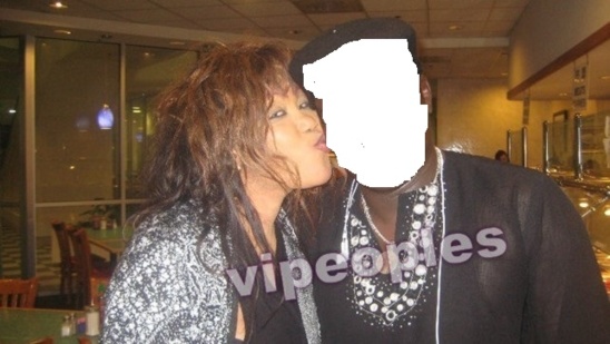 Aïda Patra, citée dans une affaire de jambes en l’air et la mise en circulation de faux billets Aïda Patra, citée dans une affaire de jambes en l’air et la mise en circulation de faux billets