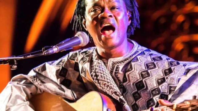 Formations aux métiers des arts: Le chanteur Baaba Maal veut créer un centre Formations aux métiers des arts: Le chanteur Baaba Maal veut créer un centre