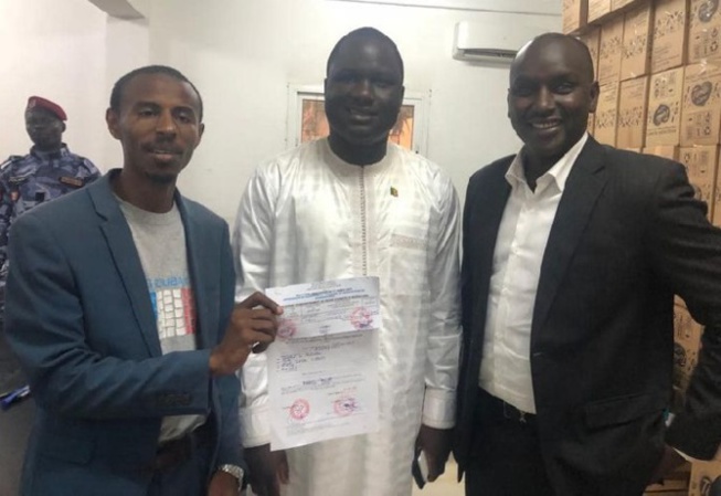 Législatives 2022 : La Coalition Yewwi Askan Wi a déposé ses parrainages à la DGE et remercie les signataires Législatives 2022 : La Coalition Yewwi Askan Wi a déposé ses parrainages à la DGE et remercie les signataires