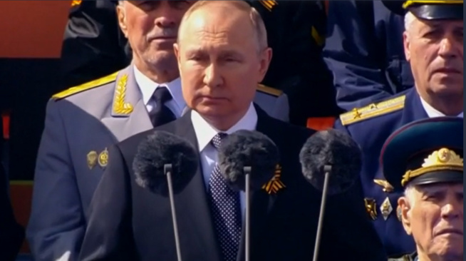 La TV russe a-t-elle été vraiment piratée pendant le défilé militaire par Anonymous ?