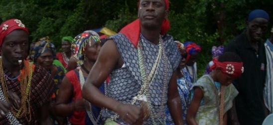 PEOPLE POLITIQUE - Le Ministre Benoit Sambou dans les bois sacrés PEOPLE POLITIQUE - Le Ministre Benoit Sambou dans les bois sacrés