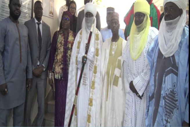 Après l'audience avec le président Macky Sall: l’Emir de Kano, Al-Hadji Aminu Ado Bayero, à la cimenterie Dangoté Après l'audience avec le président Macky Sall: l’Emir de Kano, Al-Hadji Aminu Ado Bayero, à la cimenterie Dangoté