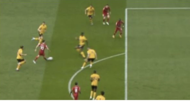 Liverpool : Le joli but de Sadio Mané refusé pour position illicite (vidéo)
