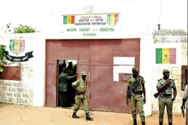 Visites et entrées de repas bloquées : Des agents pénitentiaires en mouvement Visites et entrées de repas bloquées : Des agents pénitentiaires en mouvement