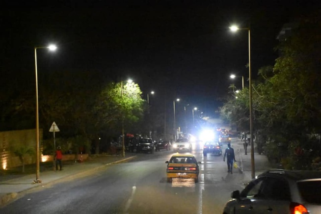 Barthelemy Dias annonce la fin des travaux de relamping dans la commune de Biscuiterie, à la Sicap Keur Gorgui et sur tout le circuit Virage - Casino - Mamelles (Photos) Barthelemy Dias annonce la fin des travaux de relamping dans la commune de Biscuiterie, à la Sicap Keur Gorgui et sur tout le circuit Virage - Casino - Mamelles (Photos)
