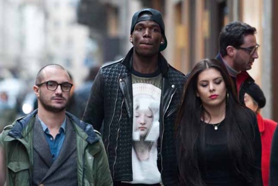 Le joueur de Juventus, Paul Pogba en mode shopping a Milano Le joueur de Juventus, Paul Pogba en mode shopping a Milano