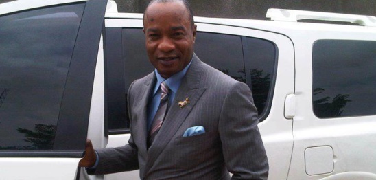 Koffi Olomidé n´aime pas les pauvres journalistes Koffi Olomidé n´aime pas les pauvres journalistes