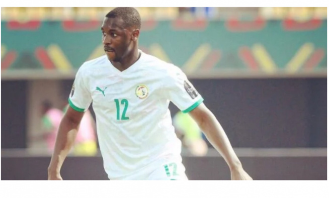 Fodé Ballo-Touré attaqué par des supporters après le match Fodé Ballo-Touré attaqué par des supporters après le match