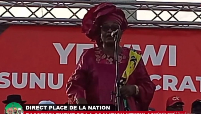 Manifestation Yaw-Wallu/ Aïda Mbodj : “Macky Sall est un voleur et le Conseil constitutionnel, un receleur” Manifestation Yaw-Wallu/ Aïda Mbodj : “Macky Sall est un voleur et le Conseil constitutionnel, un receleur”