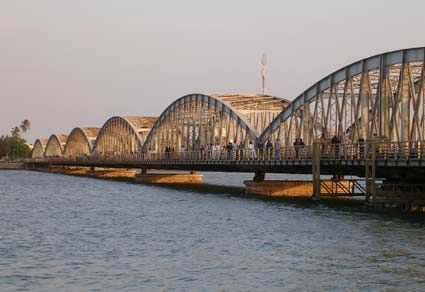 Saint-Louis : À partir du 13 juin prochain, la circulation sur le pont Faidherbe reprendra son cours normal Saint-Louis : À partir du 13 juin prochain, la circulation sur le pont Faidherbe reprendra son cours normal