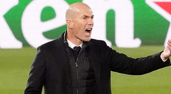 Zidane : «Je n’entraînerai jamais ce club, même s’ils m’offrent la lune» Zidane : «Je n’entraînerai jamais ce club, même s’ils m’offrent la lune»