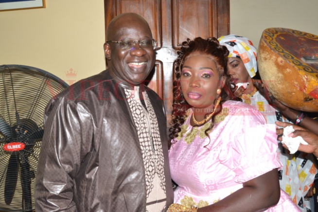 Mariage de sa gouvernante, le président du MEDS Mbagnick Diop offre une fête royale à Anna. Mariage de sa gouvernante, le président du MEDS Mbagnick Diop offre une fête royale à Anna.