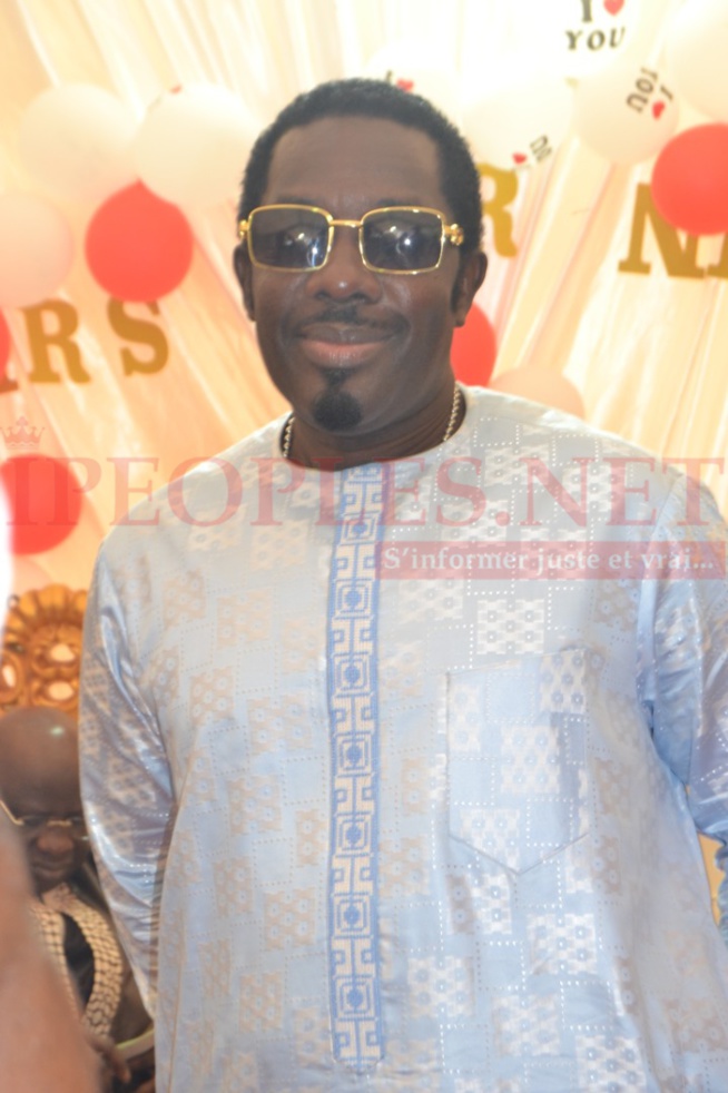 Mariage de sa gouvernante, le président du MEDS Mbagnick Diop offre une fête royale à Anna. Mariage de sa gouvernante, le président du MEDS Mbagnick Diop offre une fête royale à Anna.