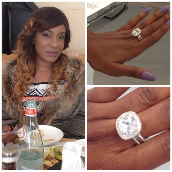 Zoom Photo: L'actrice Nigerianne Chika Ike exhibe sa bague en diamant