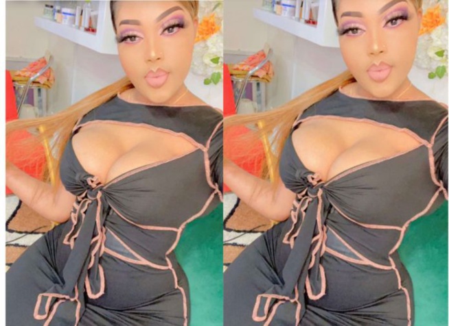 « Ween en l’air » : La célèbre jet setteuse, Ya Awa ne cesse de provoquer ses followers avec ses tenues jugées sexy et extravagantes.￼