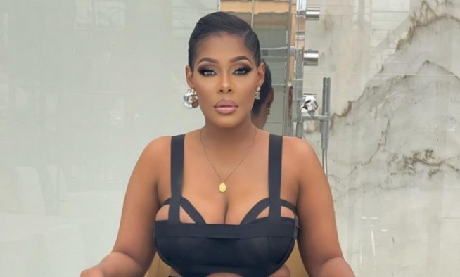 Après ses fiançailles, Emmanuelle Keita parle des incroyables exigences de son nouveau fiancé Après ses fiançailles, Emmanuelle Keita parle des incroyables exigences de son nouveau fiancé