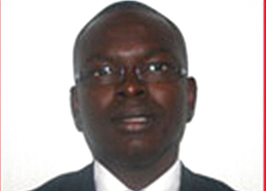 Pape Alboury Ndao et l’huissier de Karim Wade Pape Alboury Ndao et l’huissier de Karim Wade