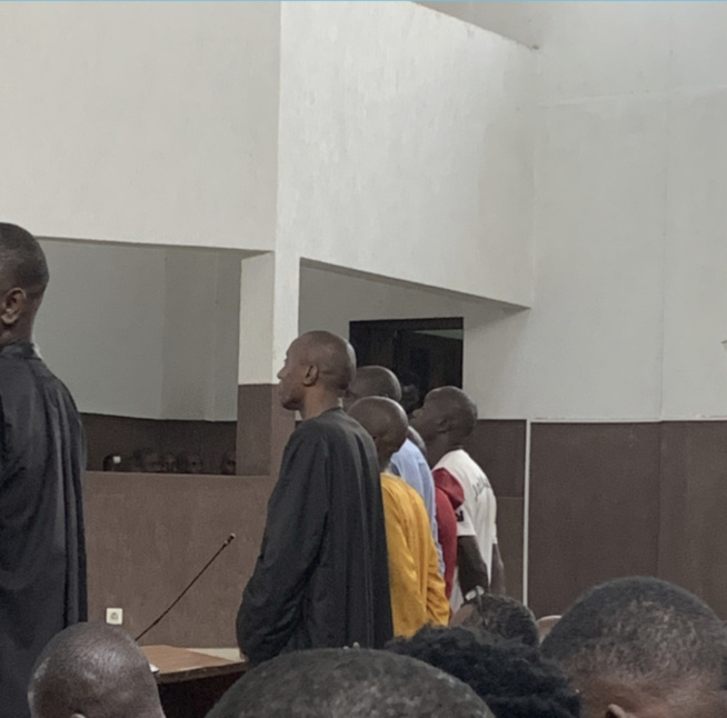 Procès Serigne Assane Mbacké : le parquet veut transférer le dossier à la Chambre, le tribunal met en délibéré jusqu'au 22 juin Procès Serigne Assane Mbacké : le parquet veut transférer le dossier à la Chambre, le tribunal met en délibéré jusqu'au 22 juin