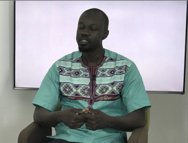 Manifestation de YAW : Ousmane Sonko évacue sa famille à 2h du matin Manifestation de YAW : Ousmane Sonko évacue sa famille à 2h du matin