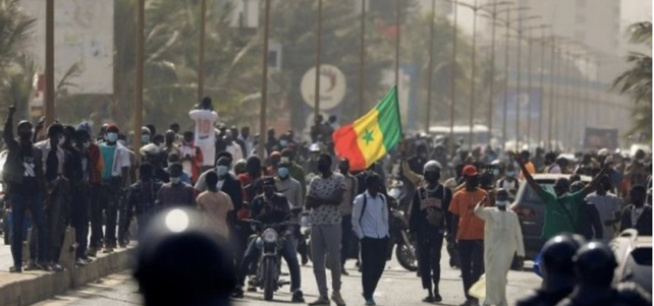 Risque d’affrontements à Dakar et Ziguinchor, ce vendredi : Le Sénégal va-t-il basculer dans le chaos ? Risque d’affrontements à Dakar et Ziguinchor, ce vendredi : Le Sénégal va-t-il basculer dans le chaos ?