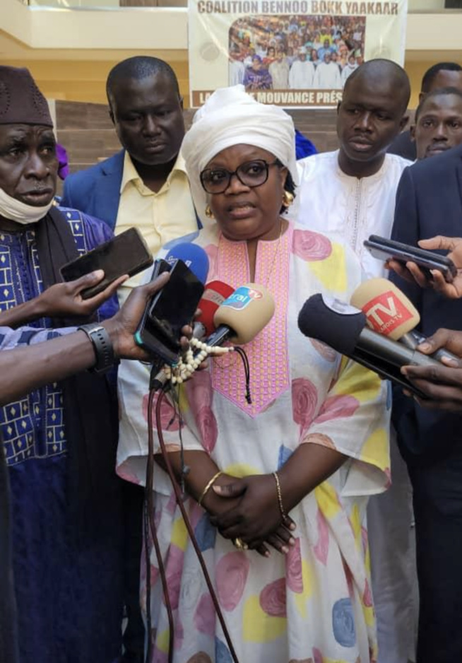 Manifestation 17 Juin: Fatoumata GUEYE DIOUF présente ses condoléances, félicite les forces de l'ordre et tacle les leaders de Yewwi Manifestation 17 Juin: Fatoumata GUEYE DIOUF présente ses condoléances, félicite les forces de l'ordre et tacle les leaders de Yewwi