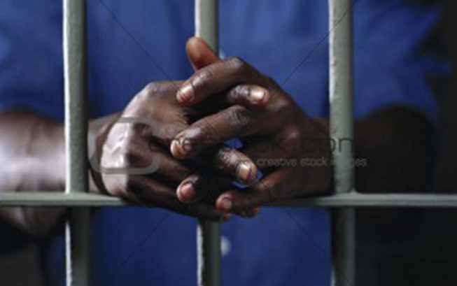 Pour avoir foncé sur des forces de l’ordre avec un objet tranchant : Un sénégalais sans domicile fixe placé en garde à vue à Paris Pour avoir foncé sur des forces de l’ordre avec un objet tranchant : Un sénégalais sans domicile fixe placé en garde à vue à Paris