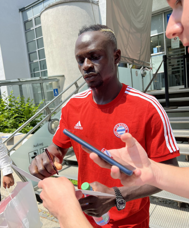 Première photo de Sadio Mané sous ses nouvelles couleurs…Oh Maillot Première photo de Sadio Mané sous ses nouvelles couleurs…Oh Maillot