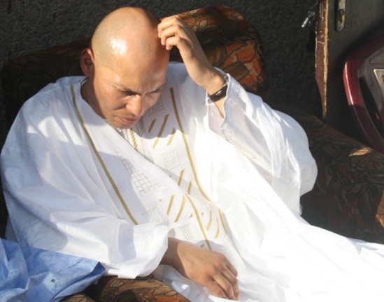 EXCLUSIF - Efforts de Abdoulaye Wade : Karim Wade a profondément pleuré dans sa cellule EXCLUSIF - Efforts de Abdoulaye Wade : Karim Wade a profondément pleuré dans sa cellule